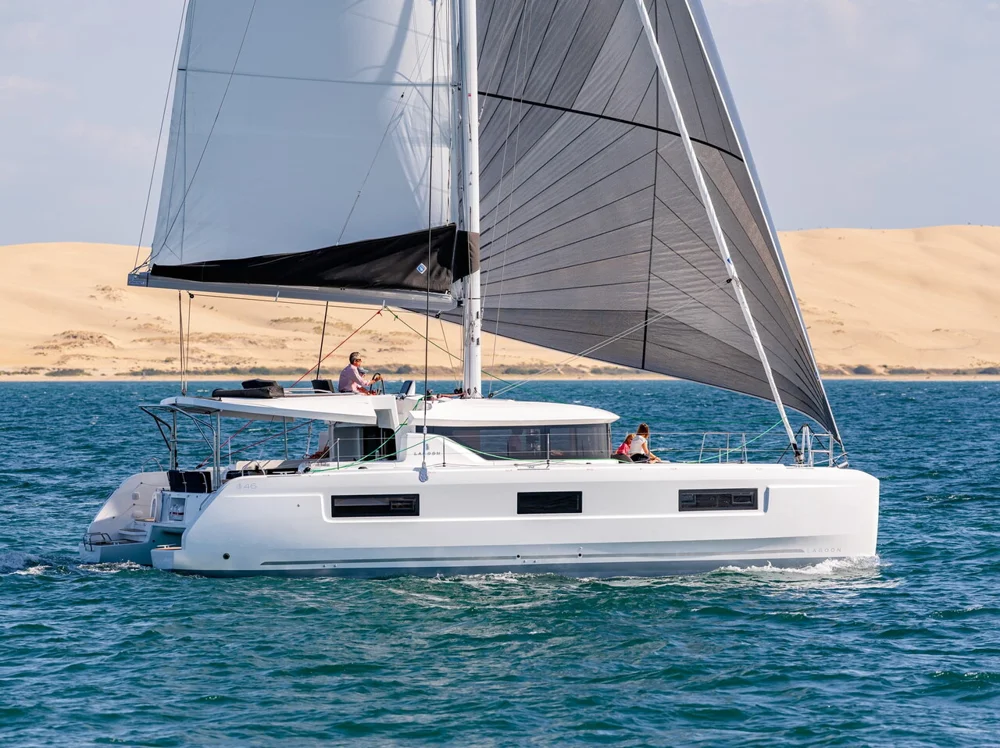 BoatPhoto.coverAlt