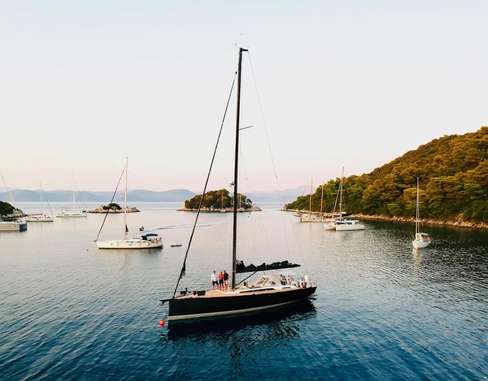 BoatPhoto.coverAlt