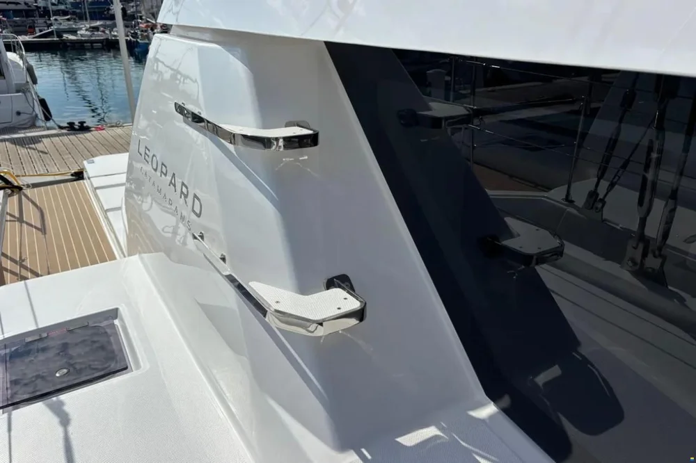 BoatPhoto.coverAlt