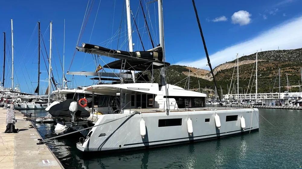 BoatPhoto.coverAlt