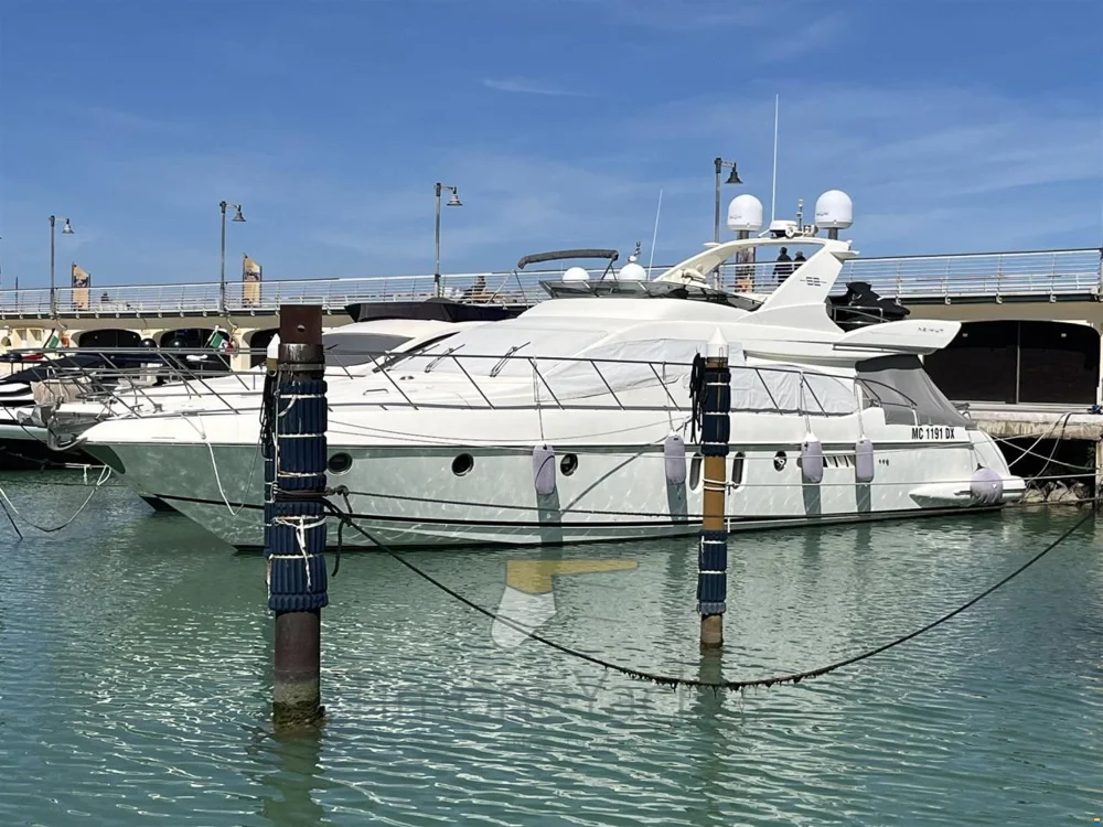 BoatPhoto.coverAlt