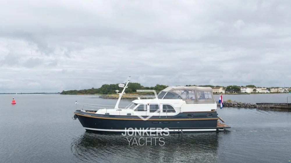 BoatPhoto.coverAlt