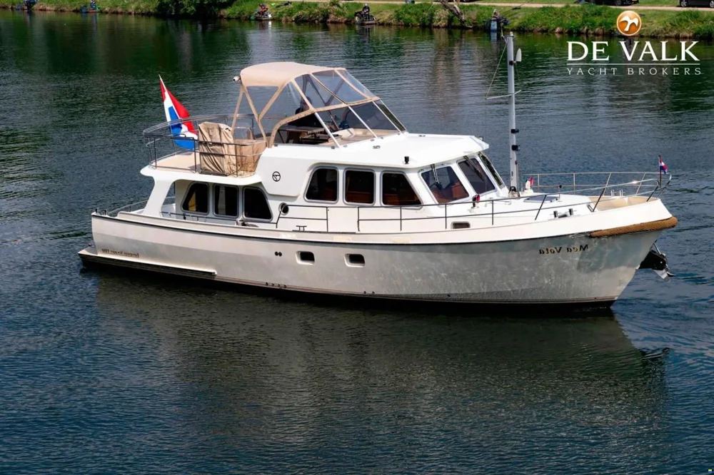 BoatPhoto.coverAlt