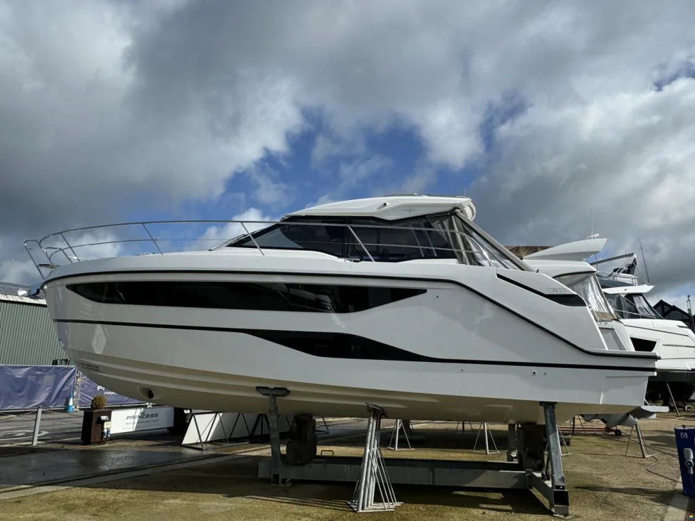 BoatPhoto.coverAlt