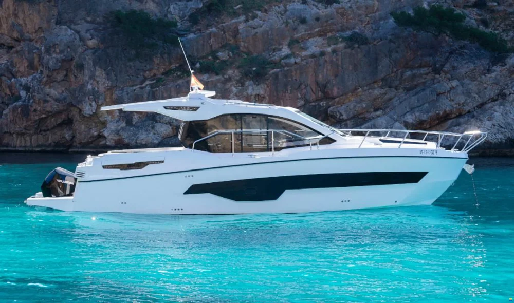 BoatPhoto.coverAlt