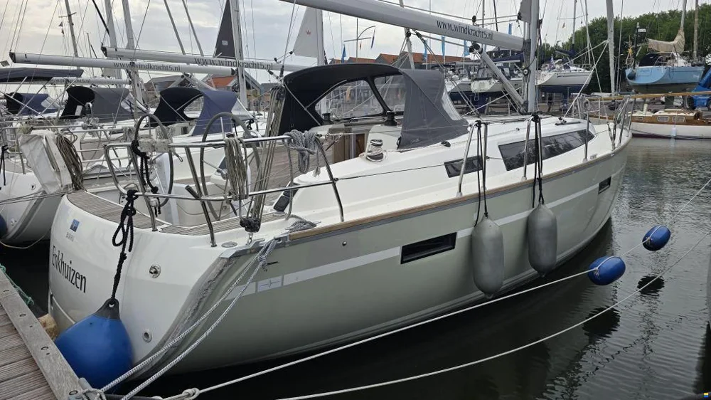 BoatPhoto.coverAlt