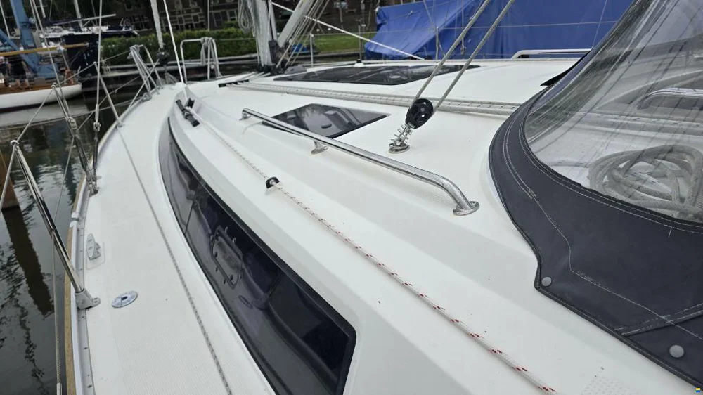 2015 Bavaria 37 Cruiser for sale in Enkhuizen, The Netherlands, photo 2 of 5
