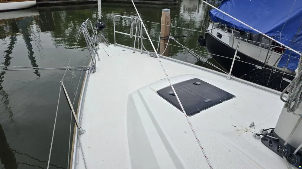 2015 Bavaria 37 Cruiser for sale in Enkhuizen, The Netherlands, photo 3 of 5