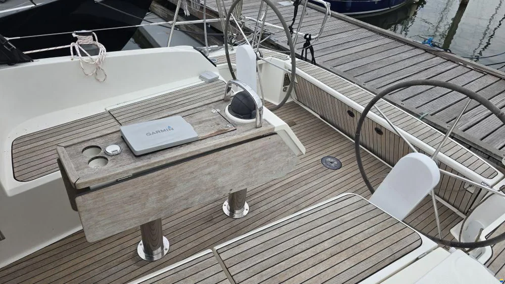 2015 Bavaria 37 Cruiser for sale in Enkhuizen, The Netherlands, photo 5 of 5