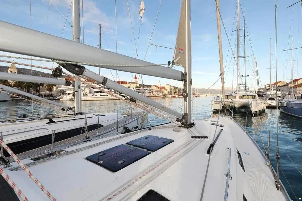 2013 Bavaria Cruiser 40 for sale in Croatia, photo 5 of 5