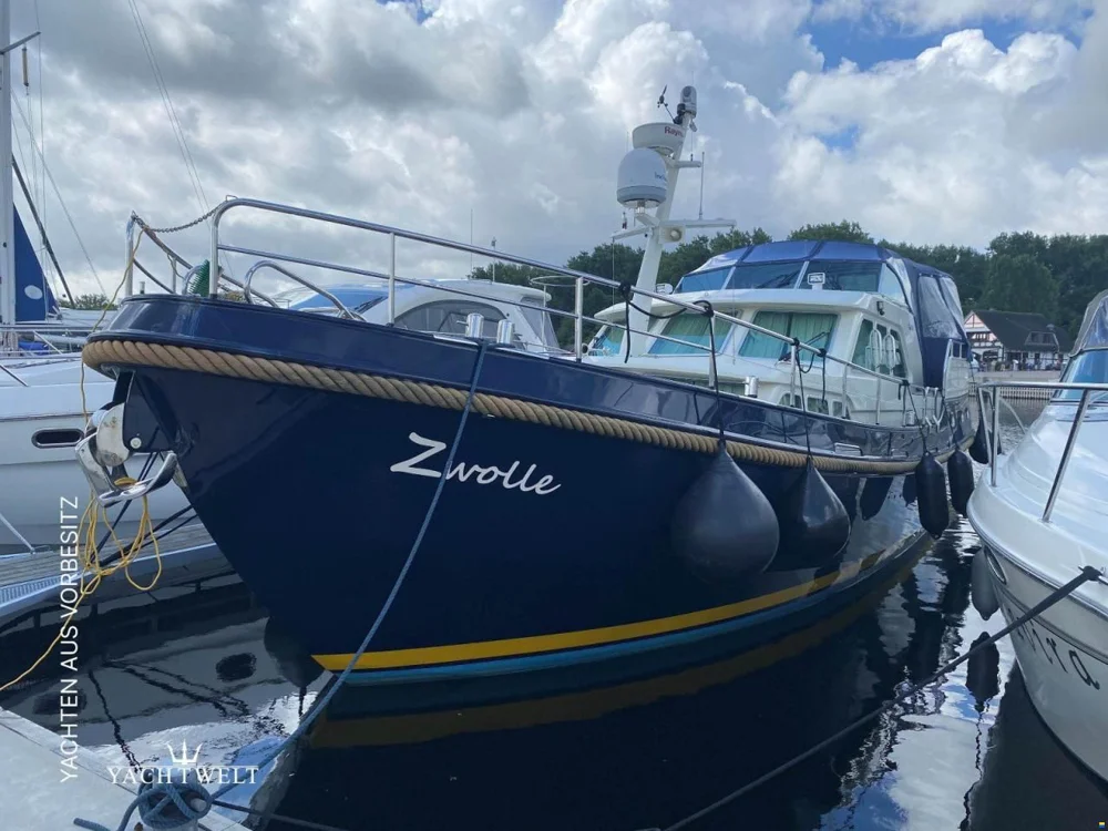BoatPhoto.coverAlt