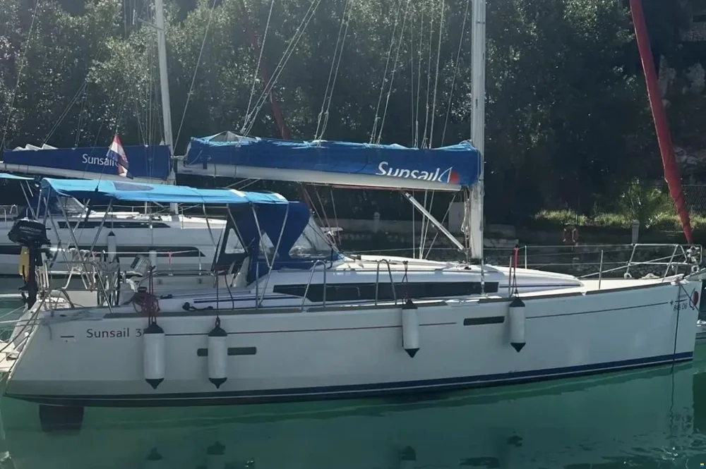 2018 Jeanneau Sun Odyssey 389 for sale in Dubrovnik, Croatia
