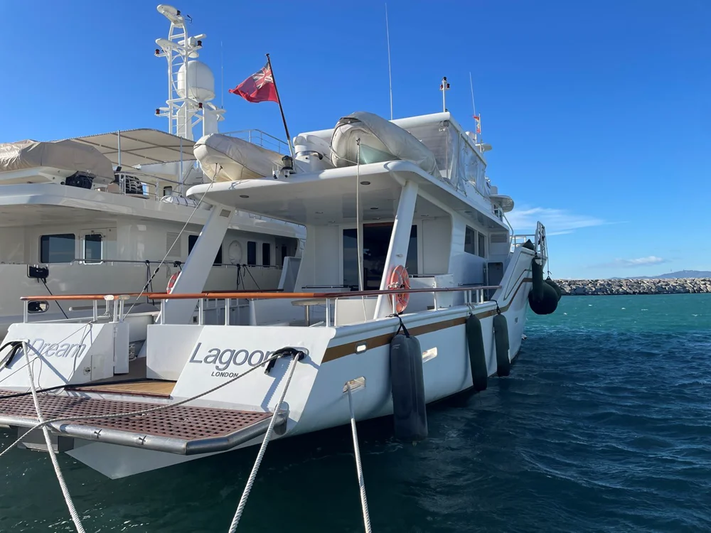 BoatPhoto.alt