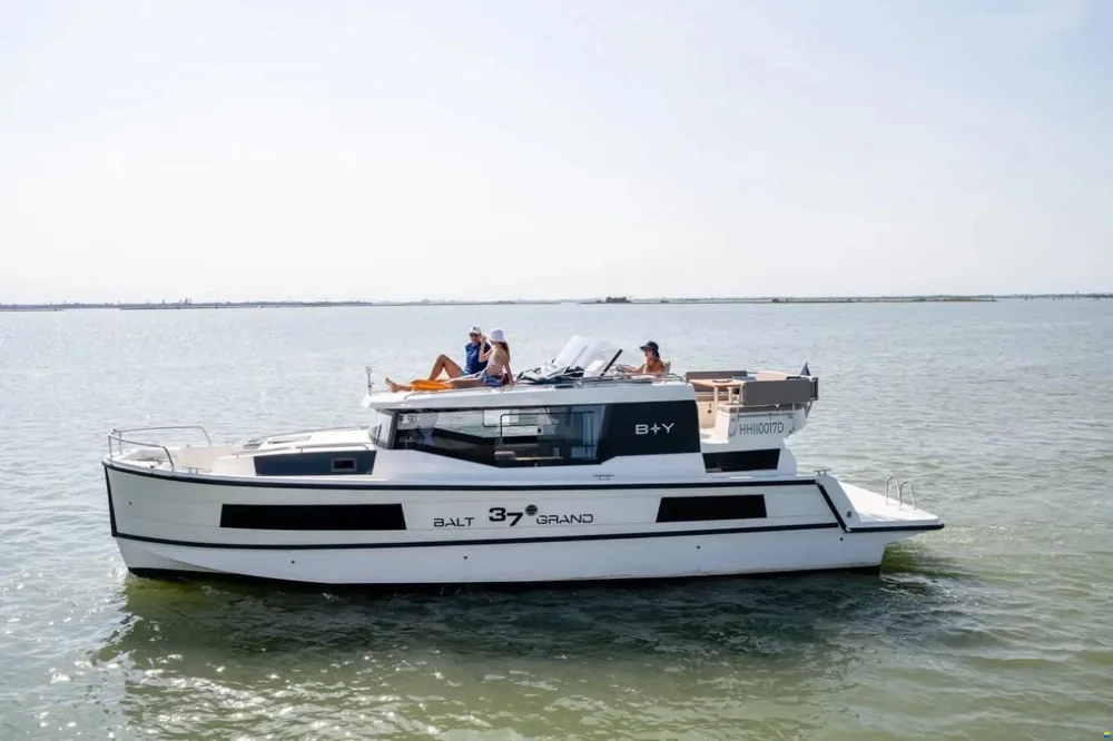BoatPhoto.alt