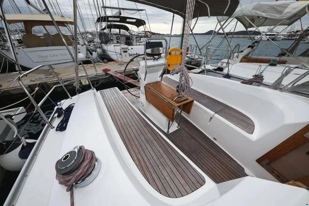 2012 Bavaria Cruiser 32 for sale in Croatia, photo 2 of 5