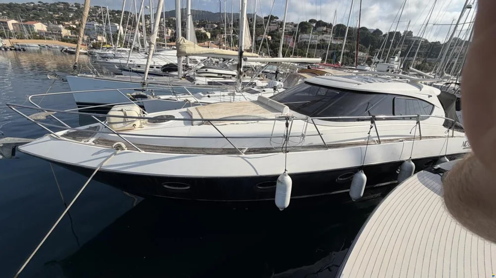 BoatPhoto.coverAlt