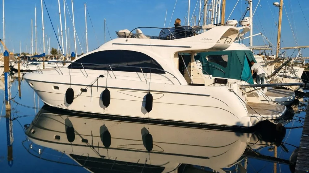 BoatPhoto.coverAlt