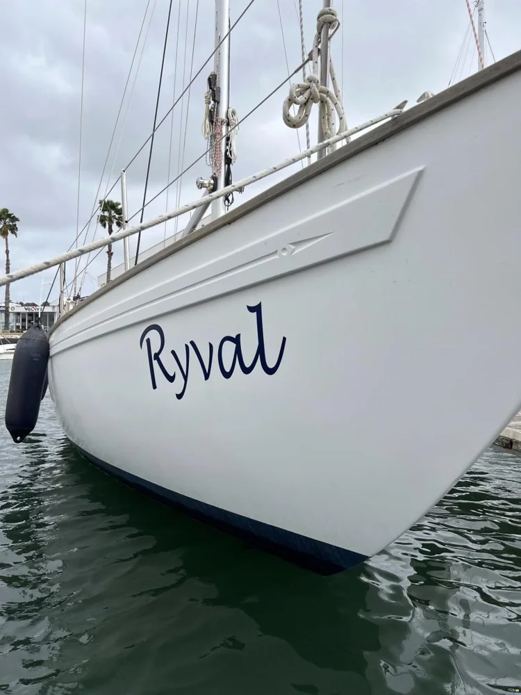 BoatPhoto.coverAlt
