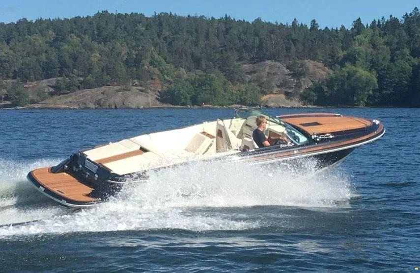 BoatPhoto.coverAlt