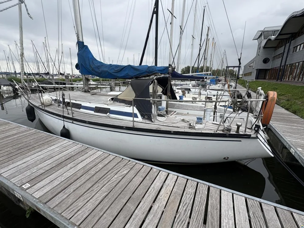 BoatPhoto.coverAlt