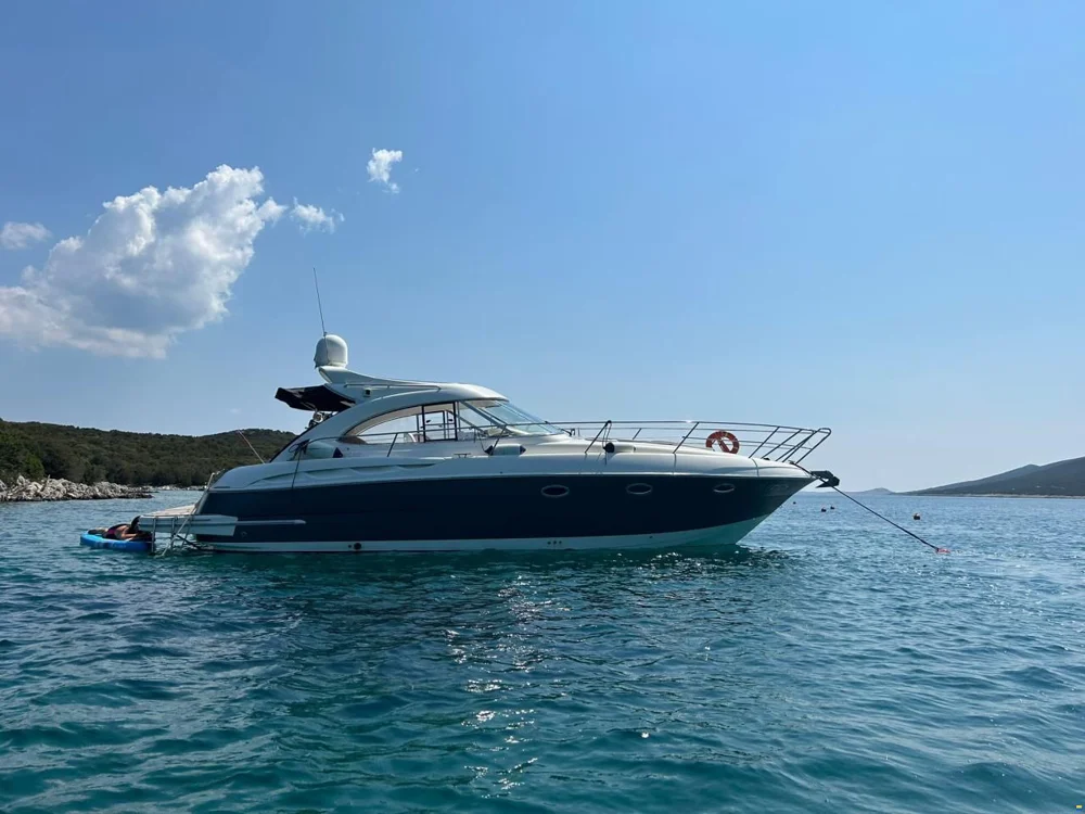 BoatPhoto.coverAlt