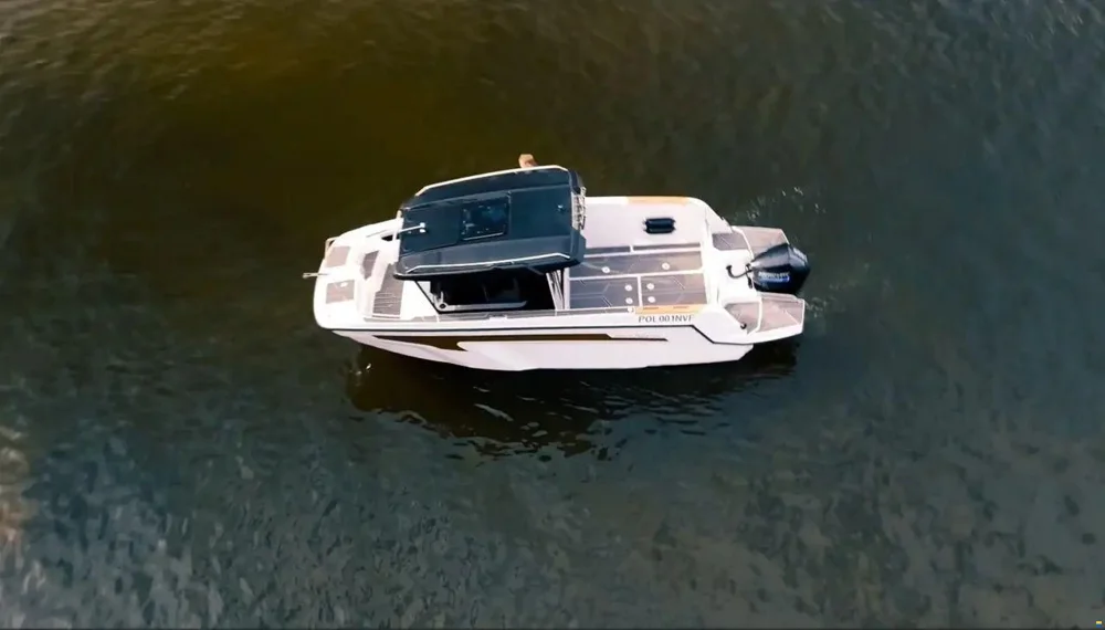 BoatPhoto.coverAlt