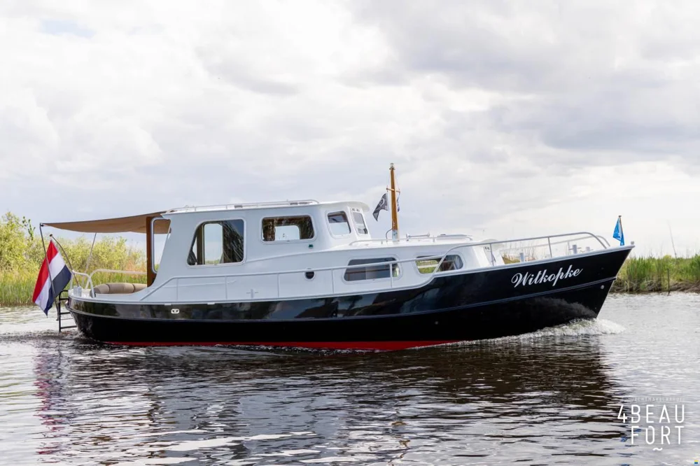 BoatPhoto.coverAlt