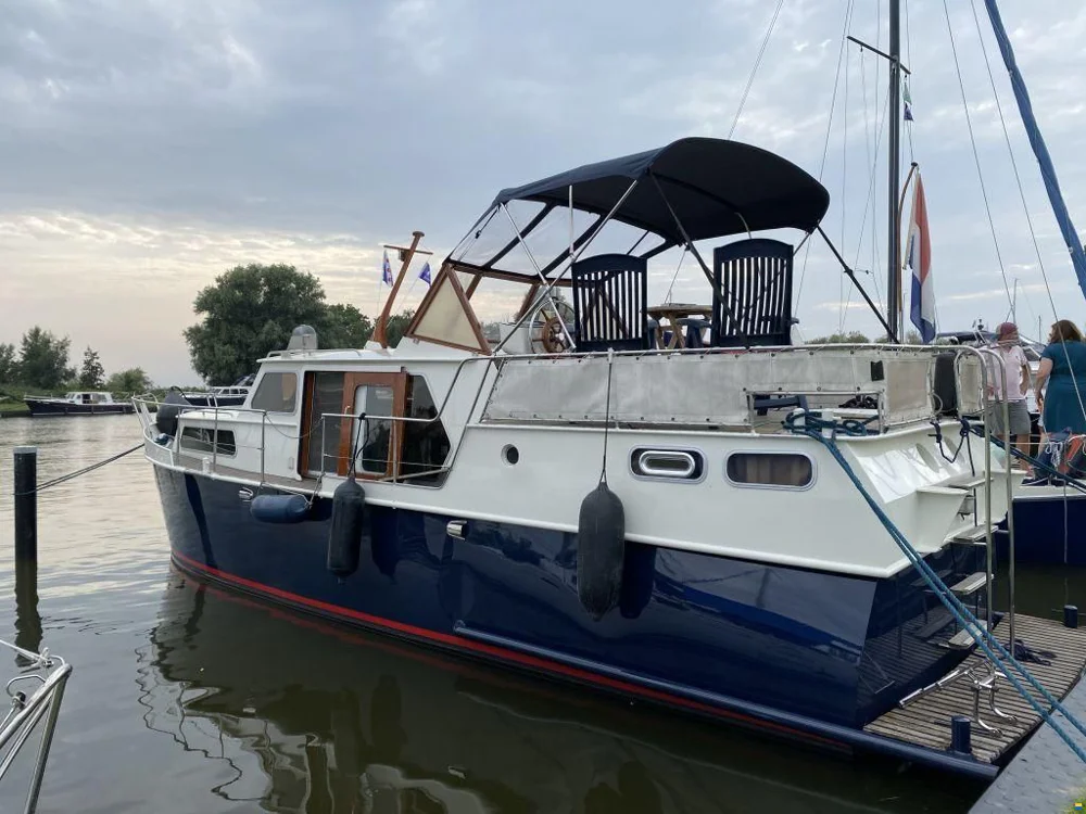 BoatPhoto.coverAlt