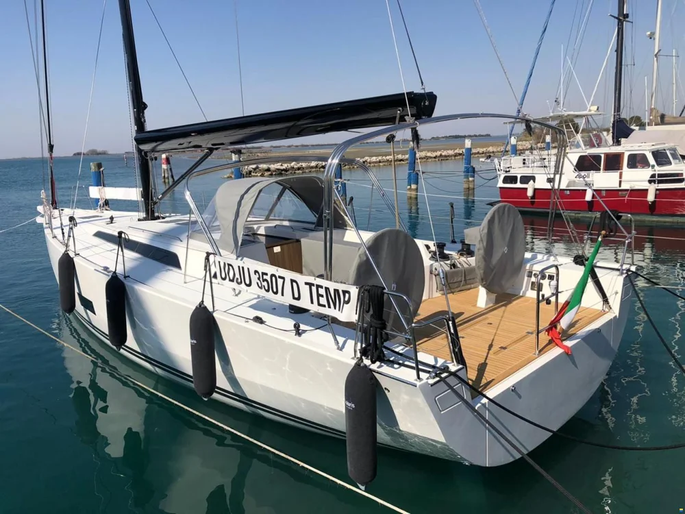 BoatPhoto.coverAlt