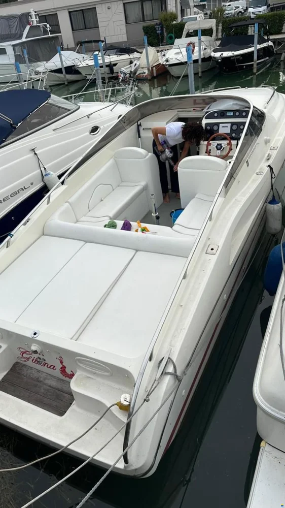 1998 907 for sale in Peschiera del Garda, Italy, photo 5 of 5