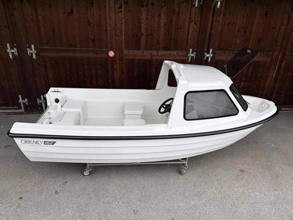 BoatPhoto.coverAlt