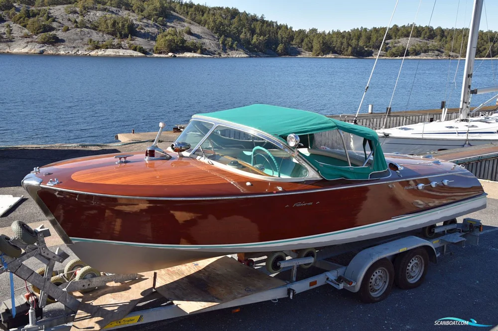 BoatPhoto.coverAlt