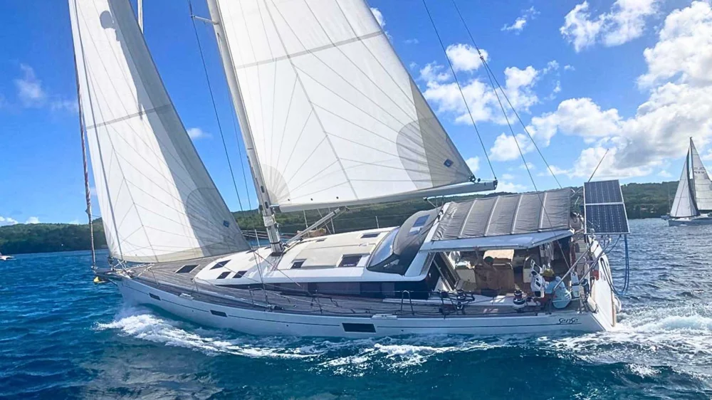 BoatPhoto.coverAlt