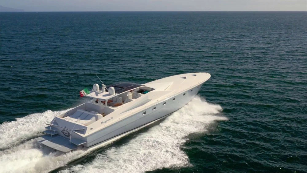BoatPhoto.coverAlt
