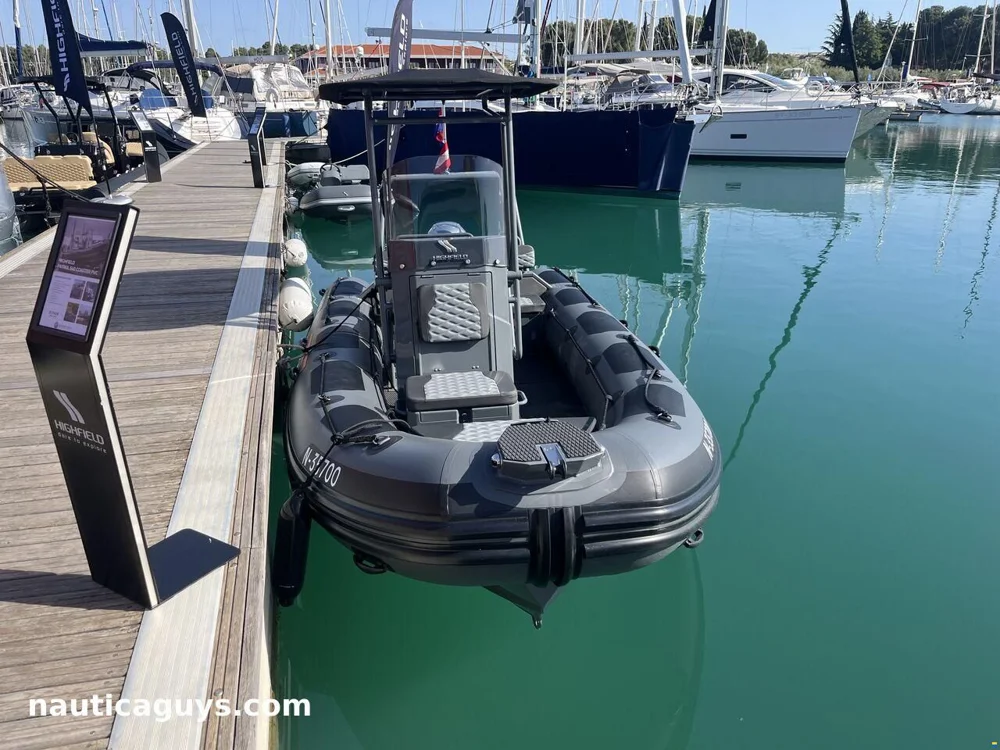 BoatPhoto.coverAlt