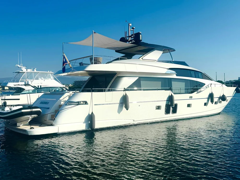 BoatPhoto.coverAlt
