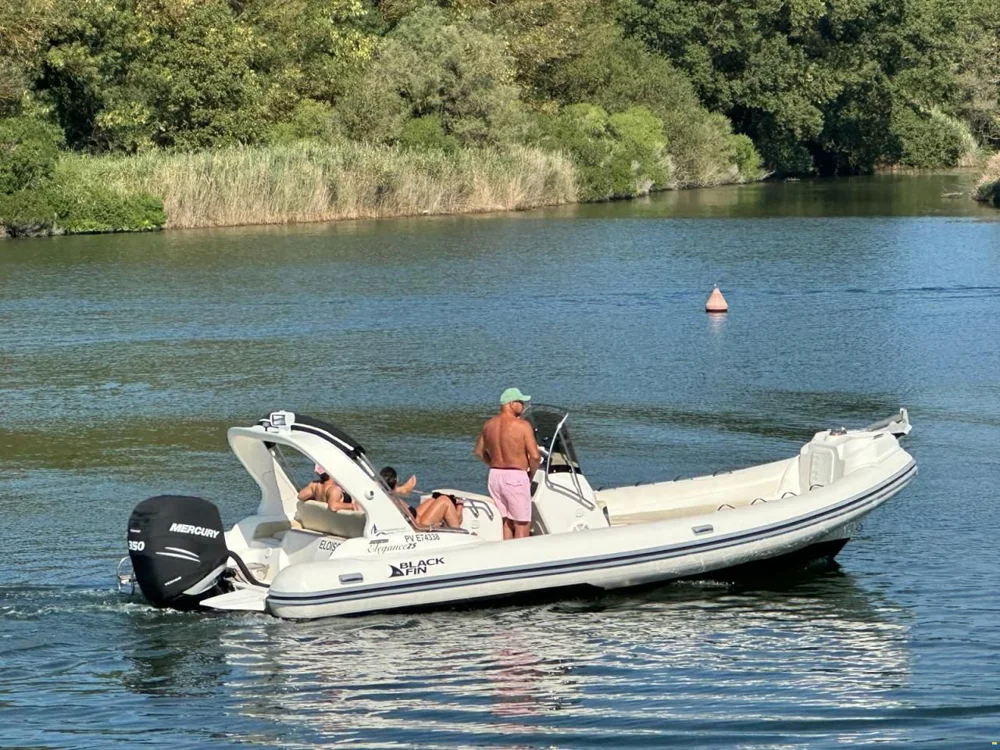 BoatPhoto.coverAlt