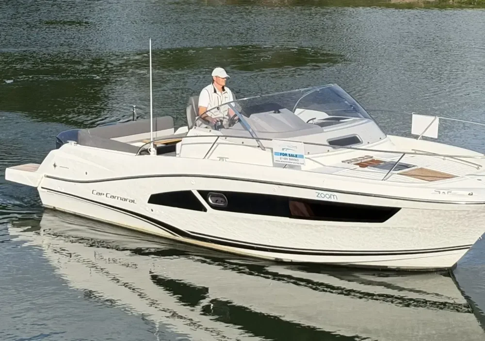 BoatPhoto.coverAlt