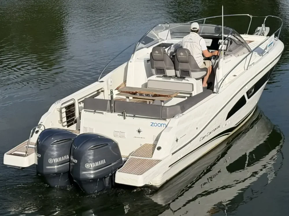 2021 Jeanneau Cap Camarat 9.0 WA for sale in Lower Swanwick, United Kingdom, photo 4 of 5