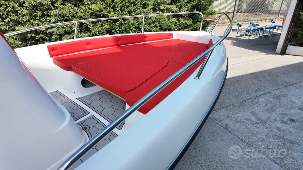 BoatPhoto.coverAlt