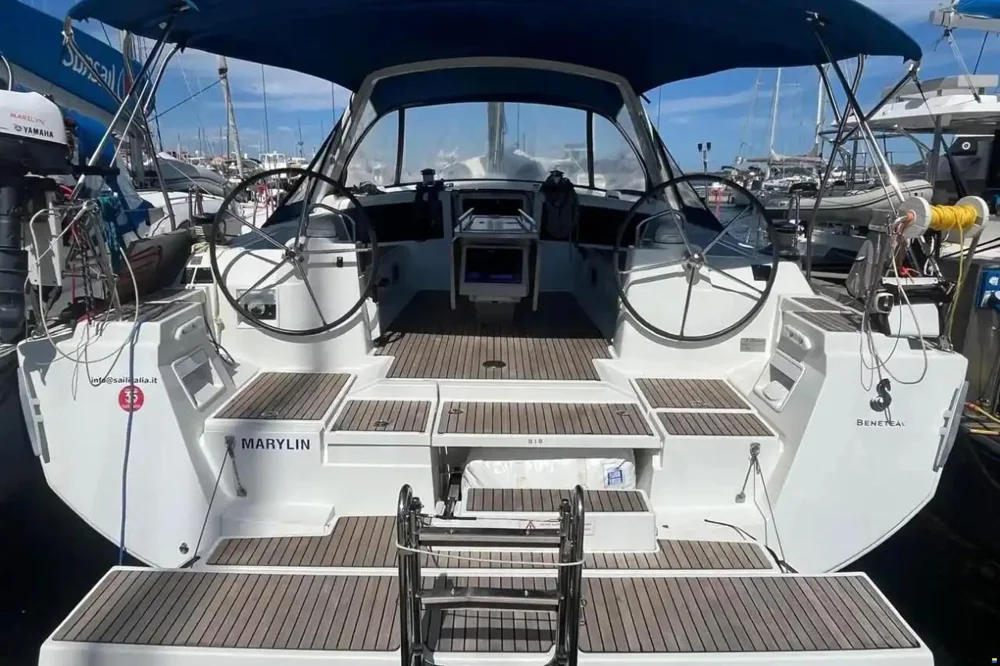 BoatPhoto.coverAlt