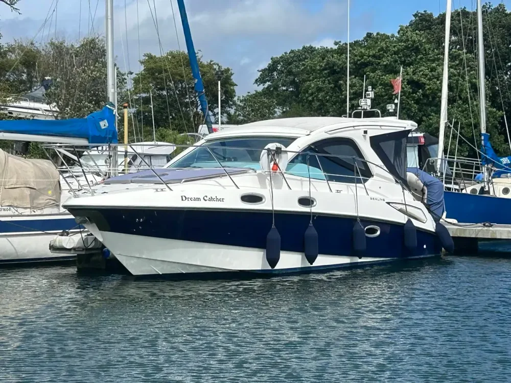 BoatPhoto.coverAlt
