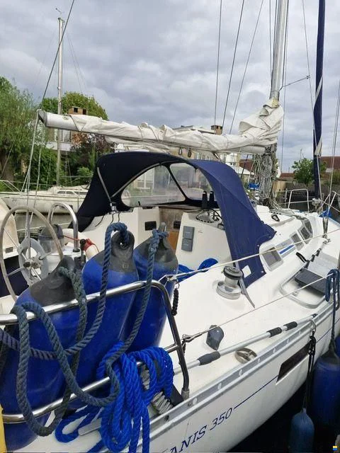 1991 BENETEAU Oceanis 350 for sale in Molkwerum, The Netherlands, photo 3 of 5