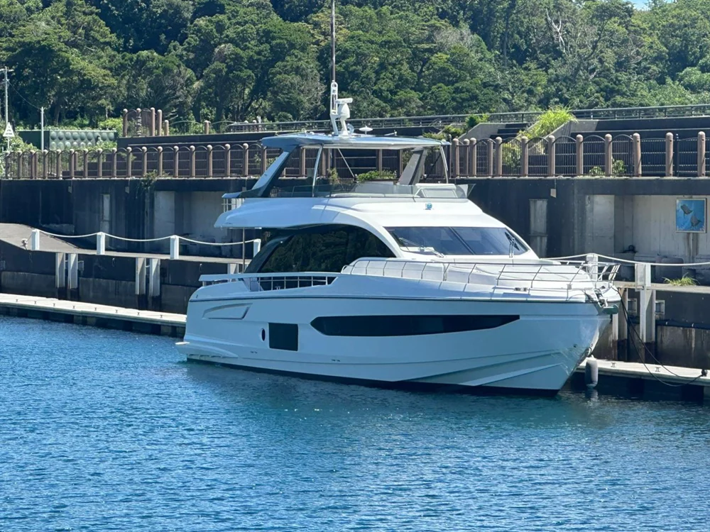 BoatPhoto.coverAlt