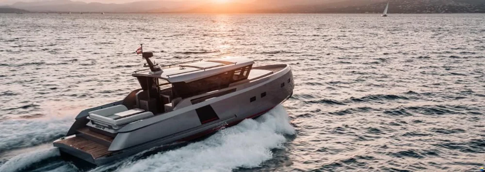 BoatPhoto.coverAlt