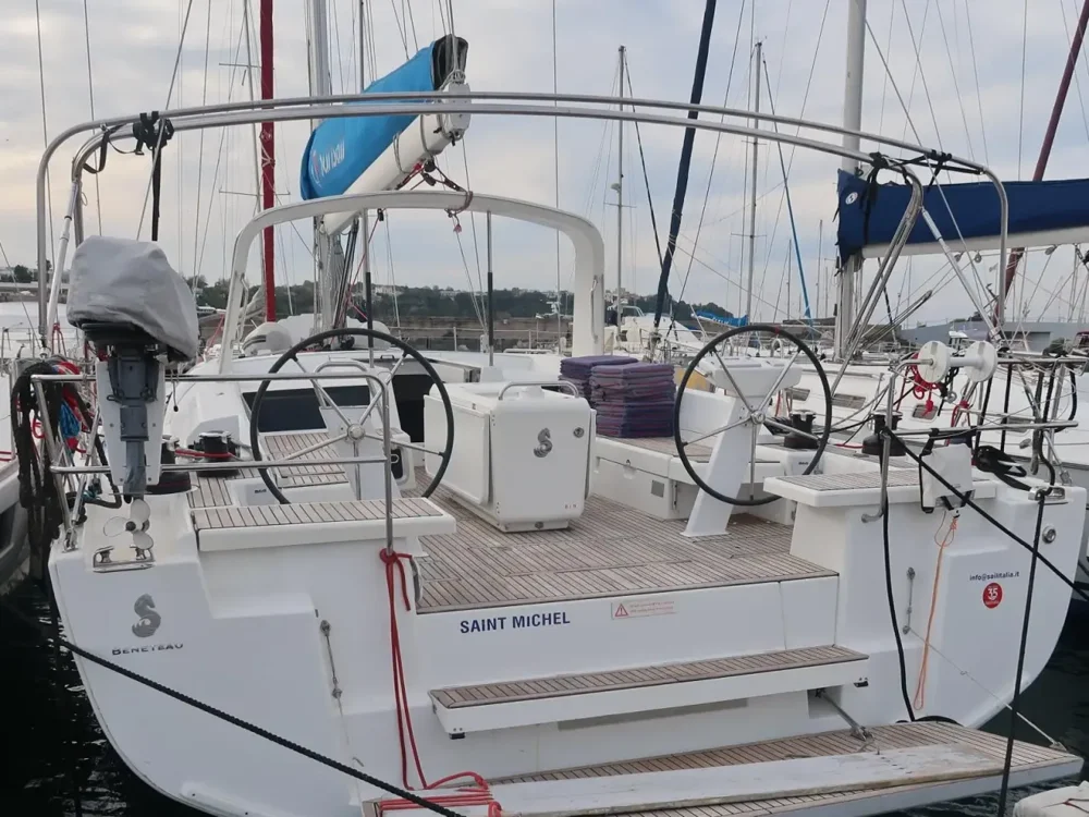 BoatPhoto.coverAlt