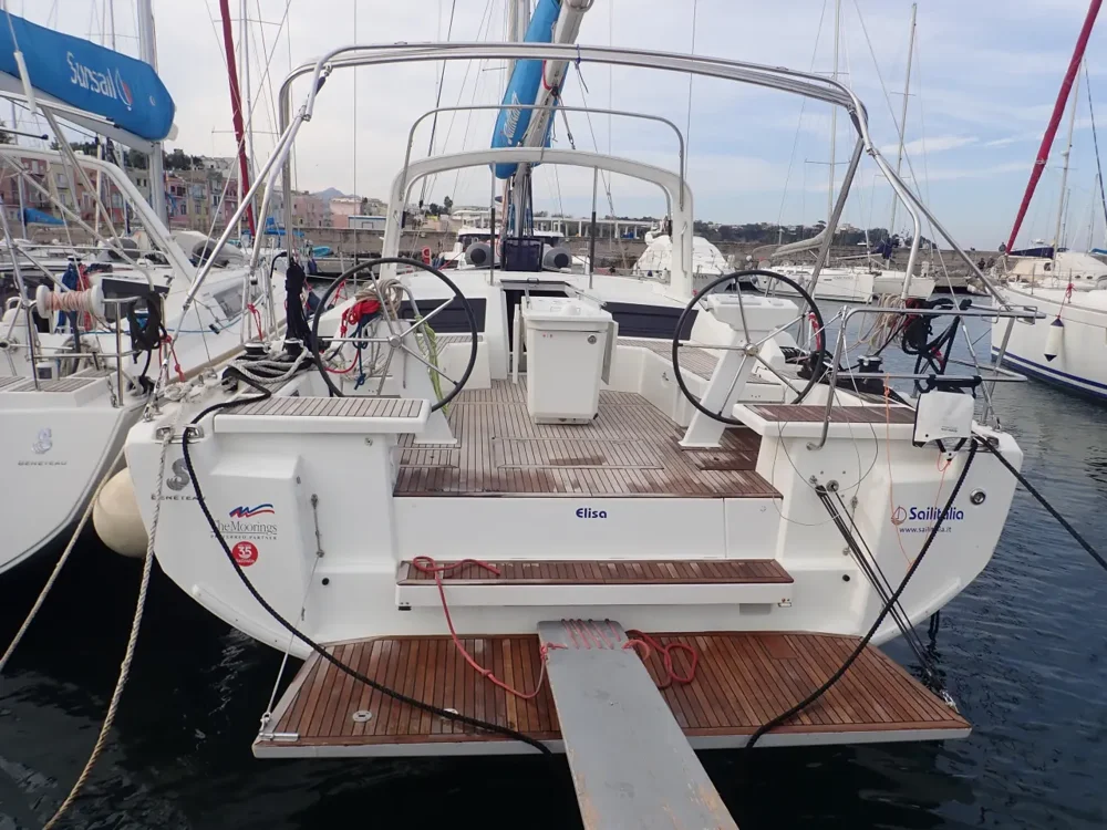 BoatPhoto.coverAlt