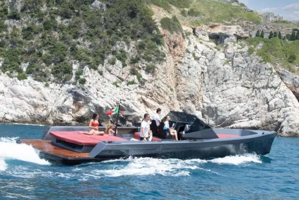 BoatPhoto.coverAlt