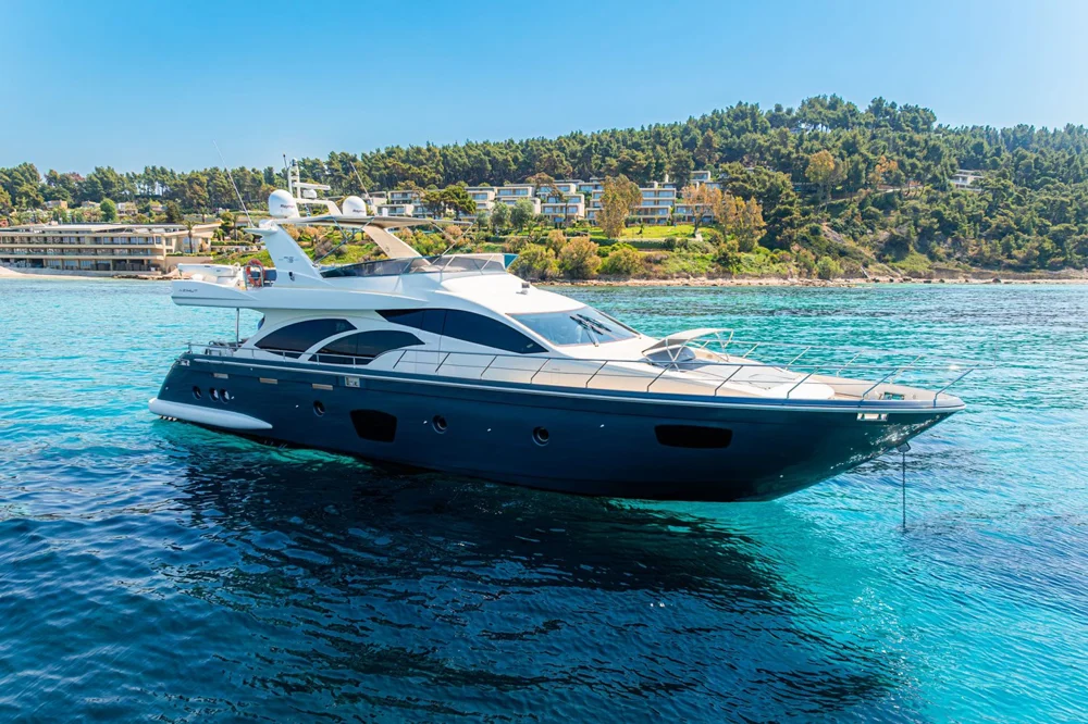 BoatPhoto.coverAlt