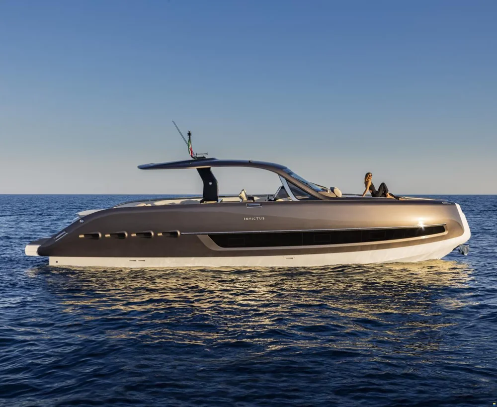 BoatPhoto.coverAlt